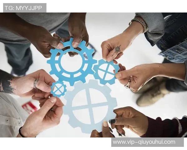 奥特分析布克在进攻中的关键作用及其引领团队的能力