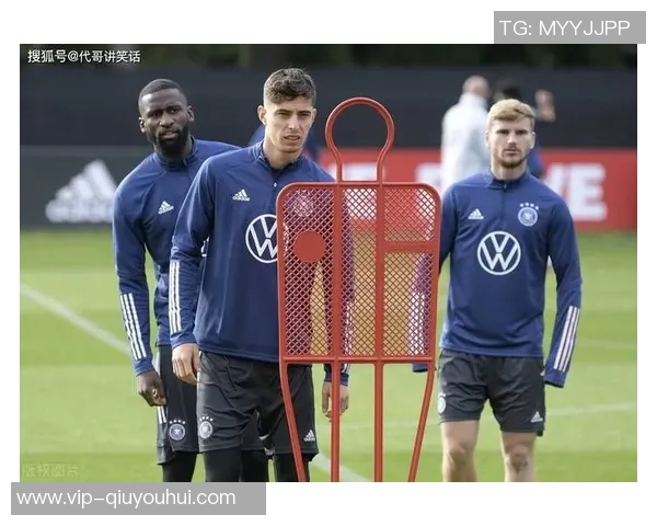 英国业余队前锋比赛中尝试修大灯却因缺工具未能成功